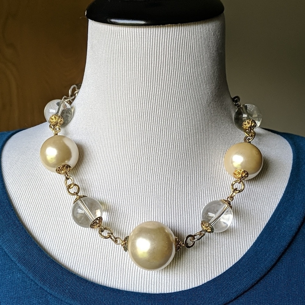 Pearl and Clear beaded necklace
